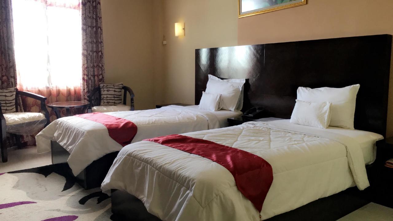 Syafira Hotel Langgur ภายนอก รูปภาพ